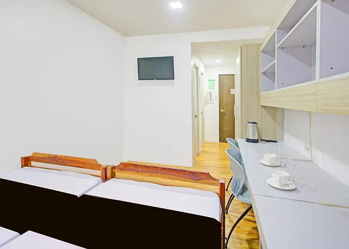 Townhouse College Residences In Belt, Metro 2*