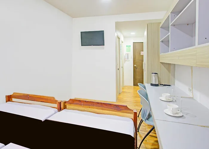 Townhouse College Residences In Belt, Metro Hotel 2*